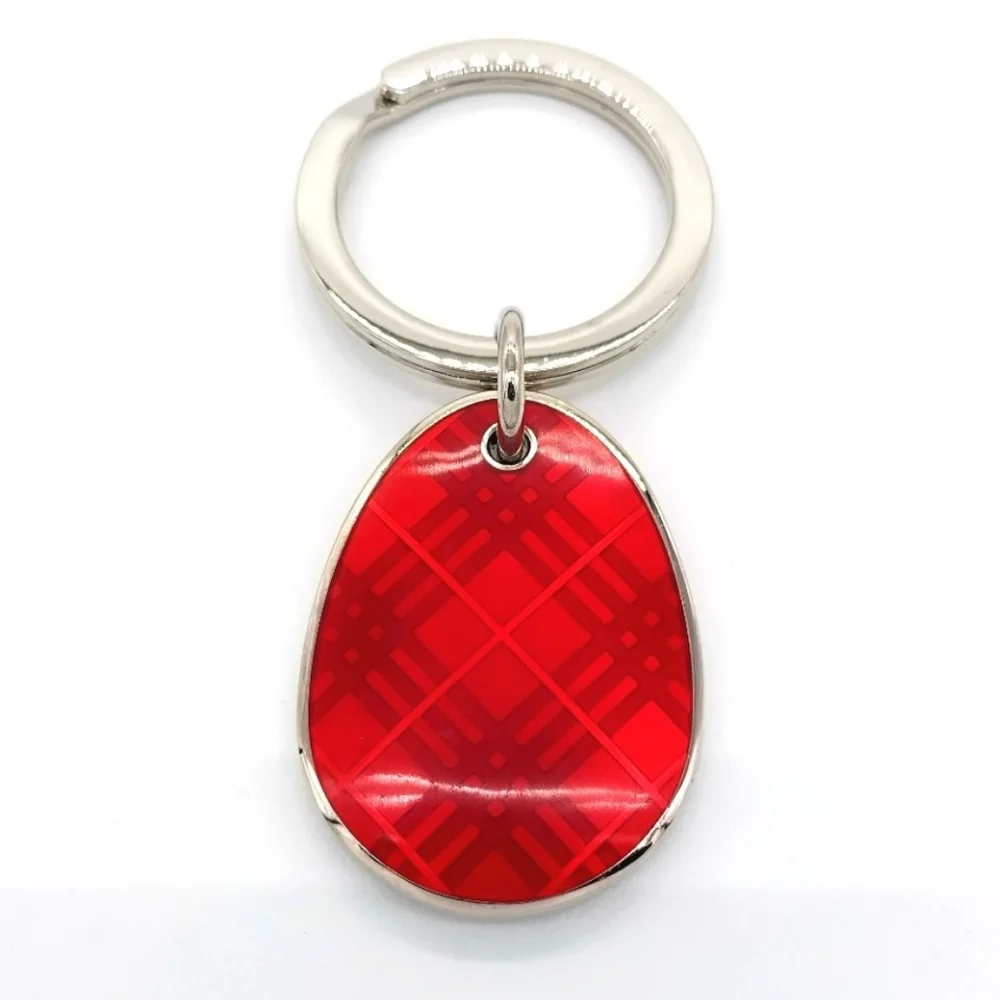 BURBERRY Vintage Nova Check Oval Teardrop keychain fob charm in Red. Unisex - Picture 3 of 7